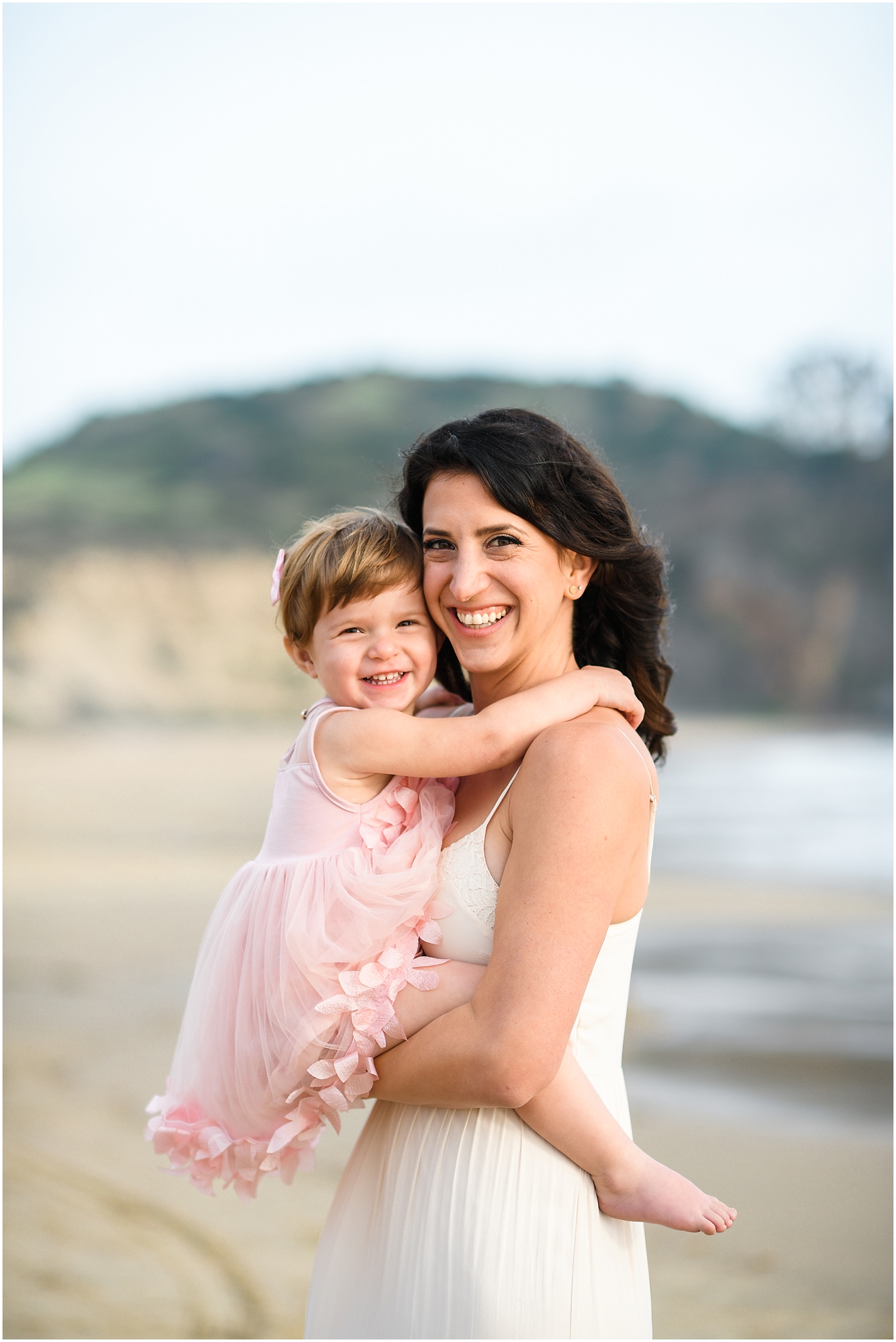 Adorable_family_portraits_at_the_beach_crystal_cove_california